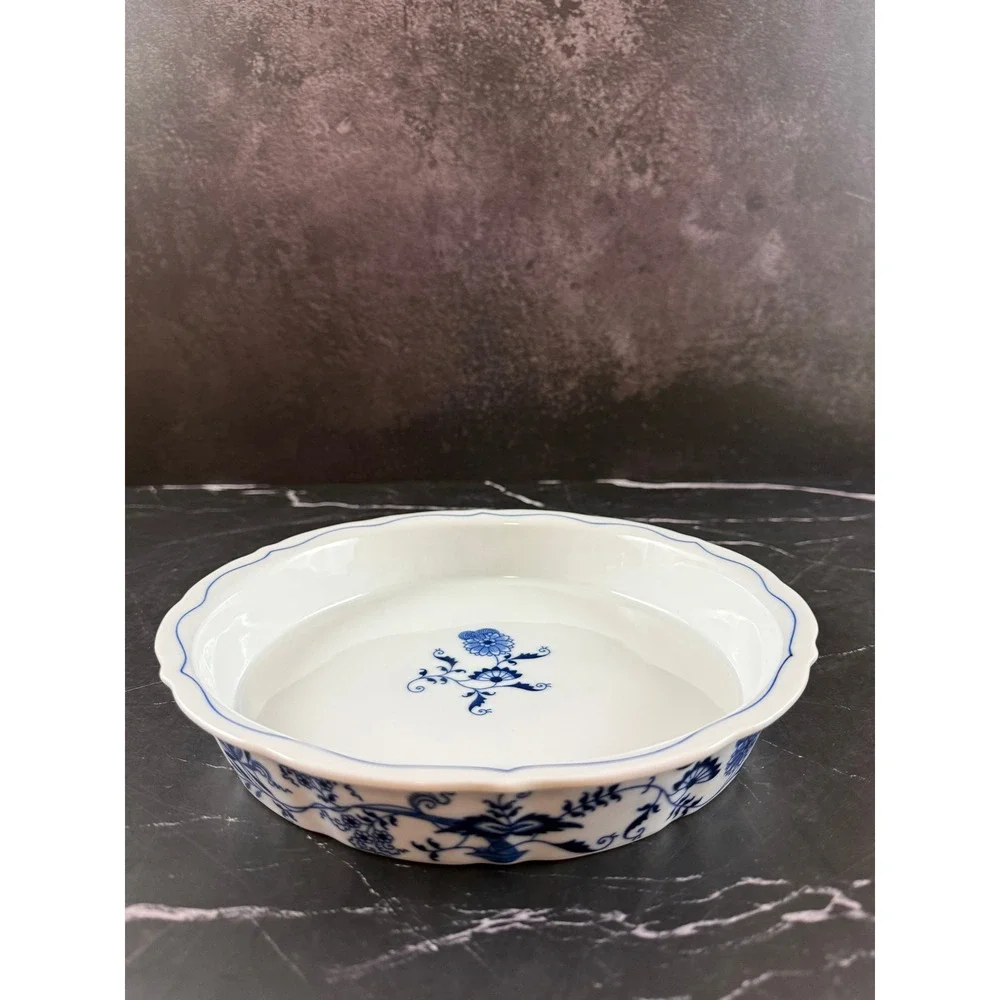VTG Blue Danube Blue Onion Porcelain Pie Plate 9 1/4in Wide MINT!